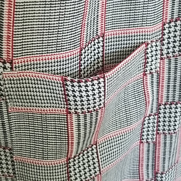 Houndstooth Blouse - Picture 3 of 9